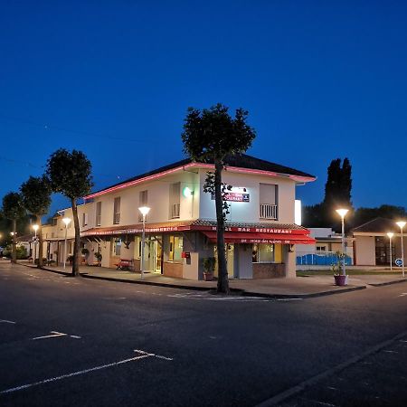Hotel Bar Des Arenes Pontonx-sur-lʼAdour Buitenkant foto