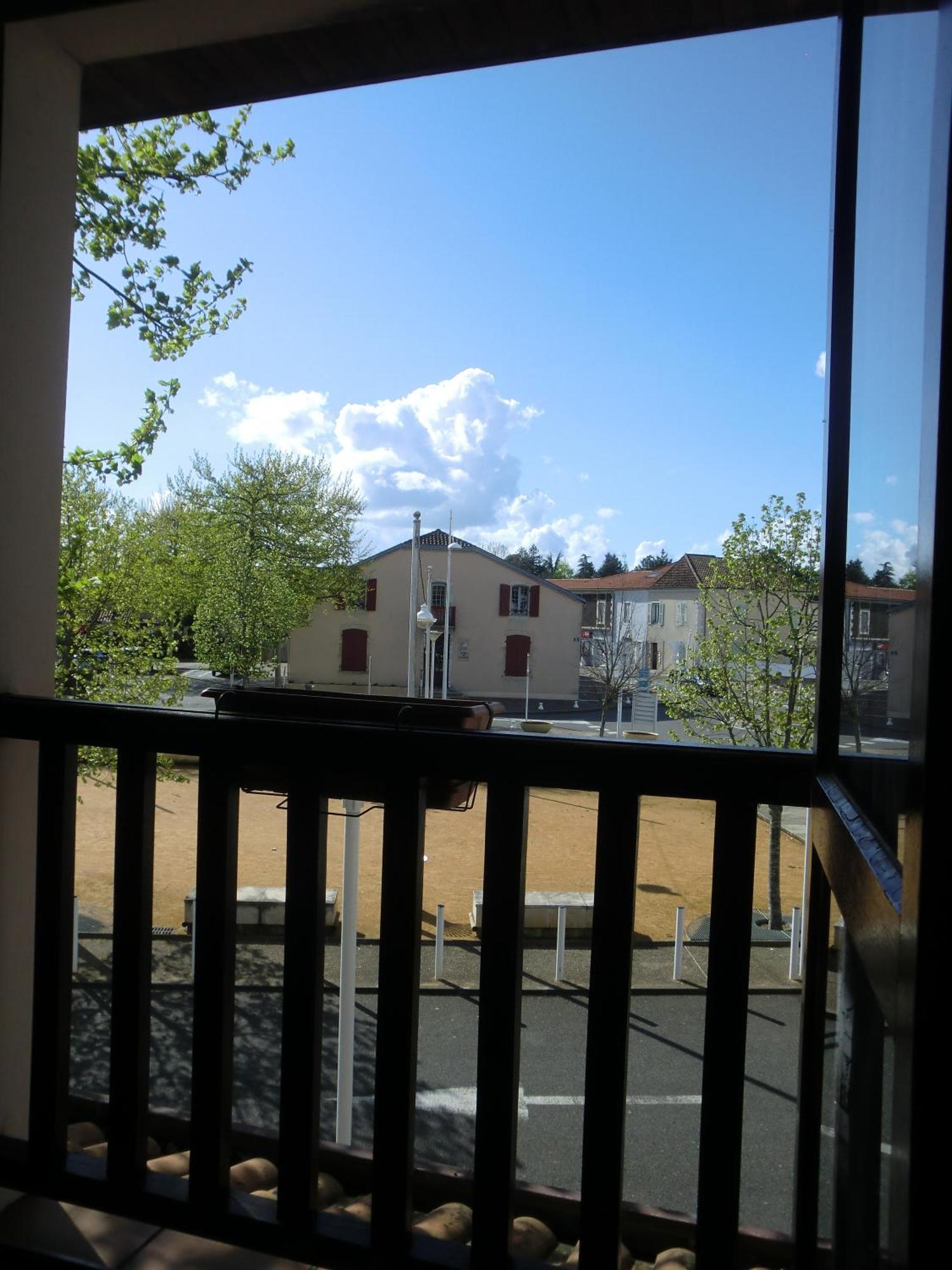 Hotel Bar Des Arenes Pontonx-sur-lʼAdour Buitenkant foto